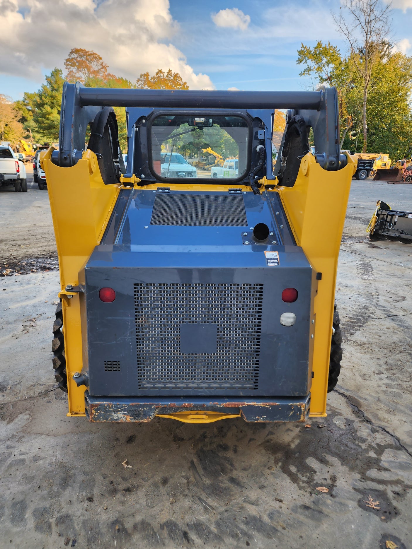 2016 John Deere 318G