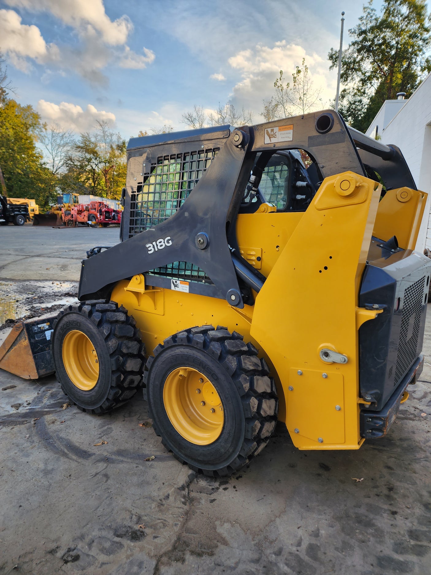 2016 John Deere 318G