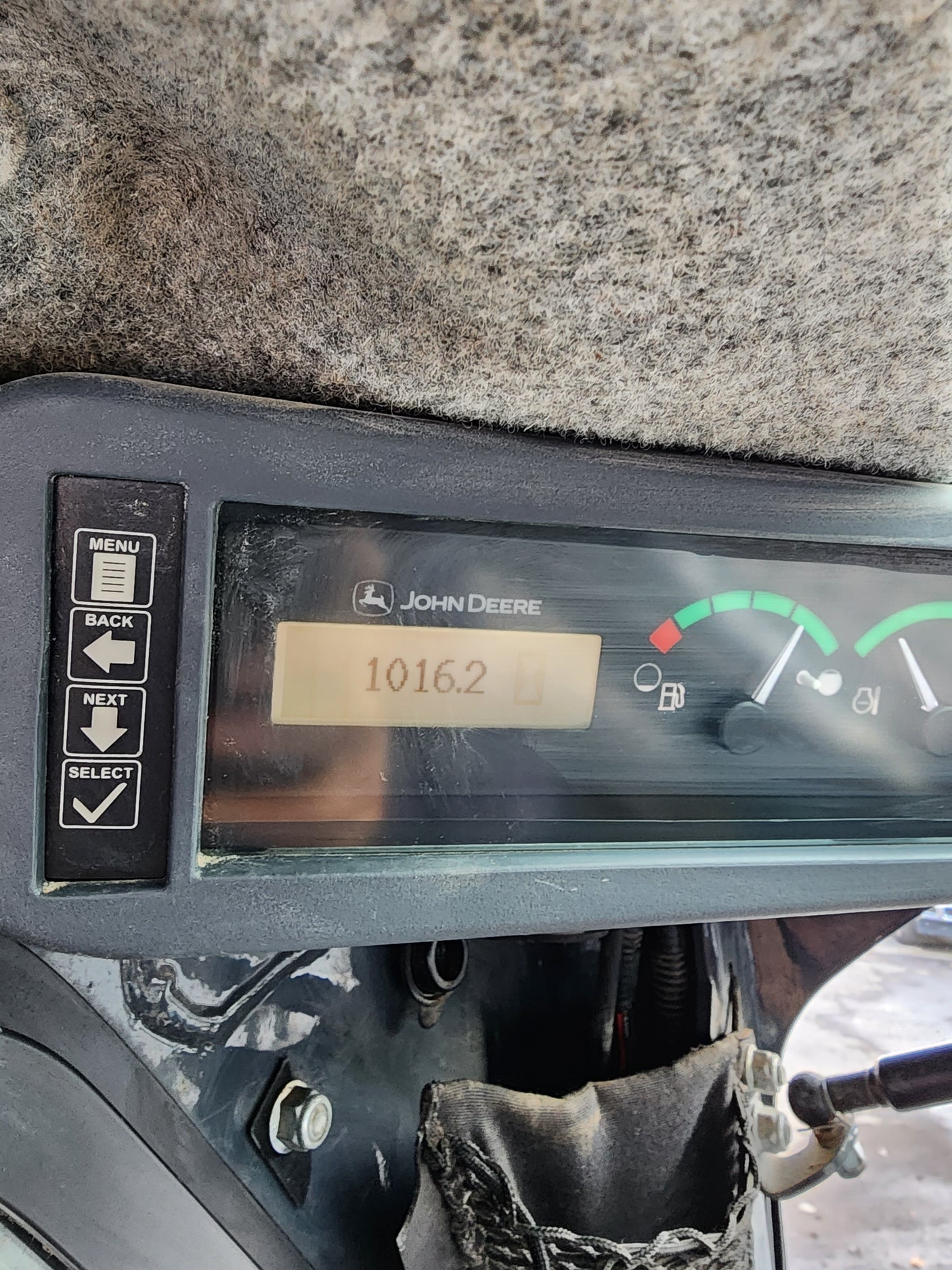 2016 John Deere 318G