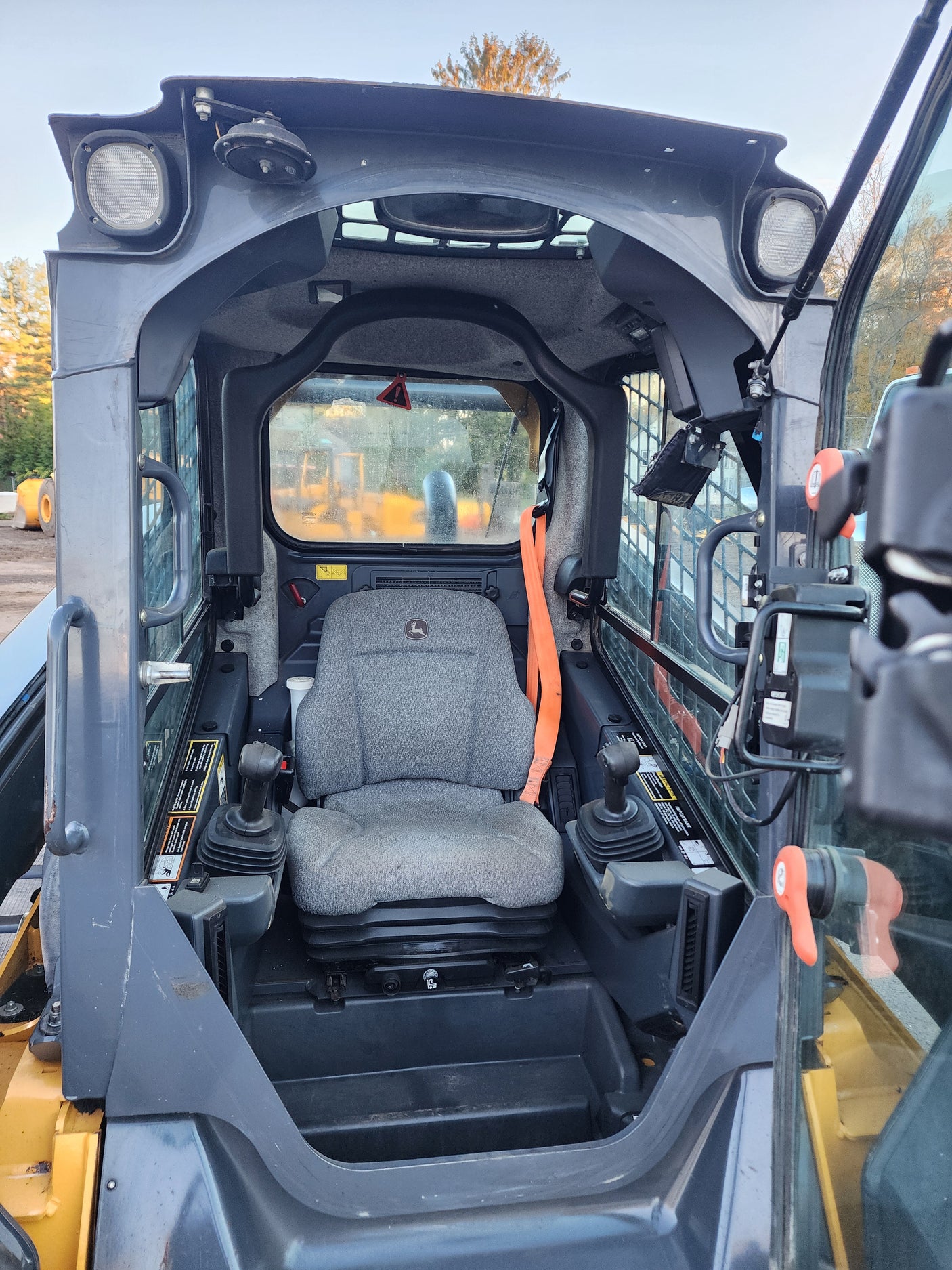 2022 John Deere 331G