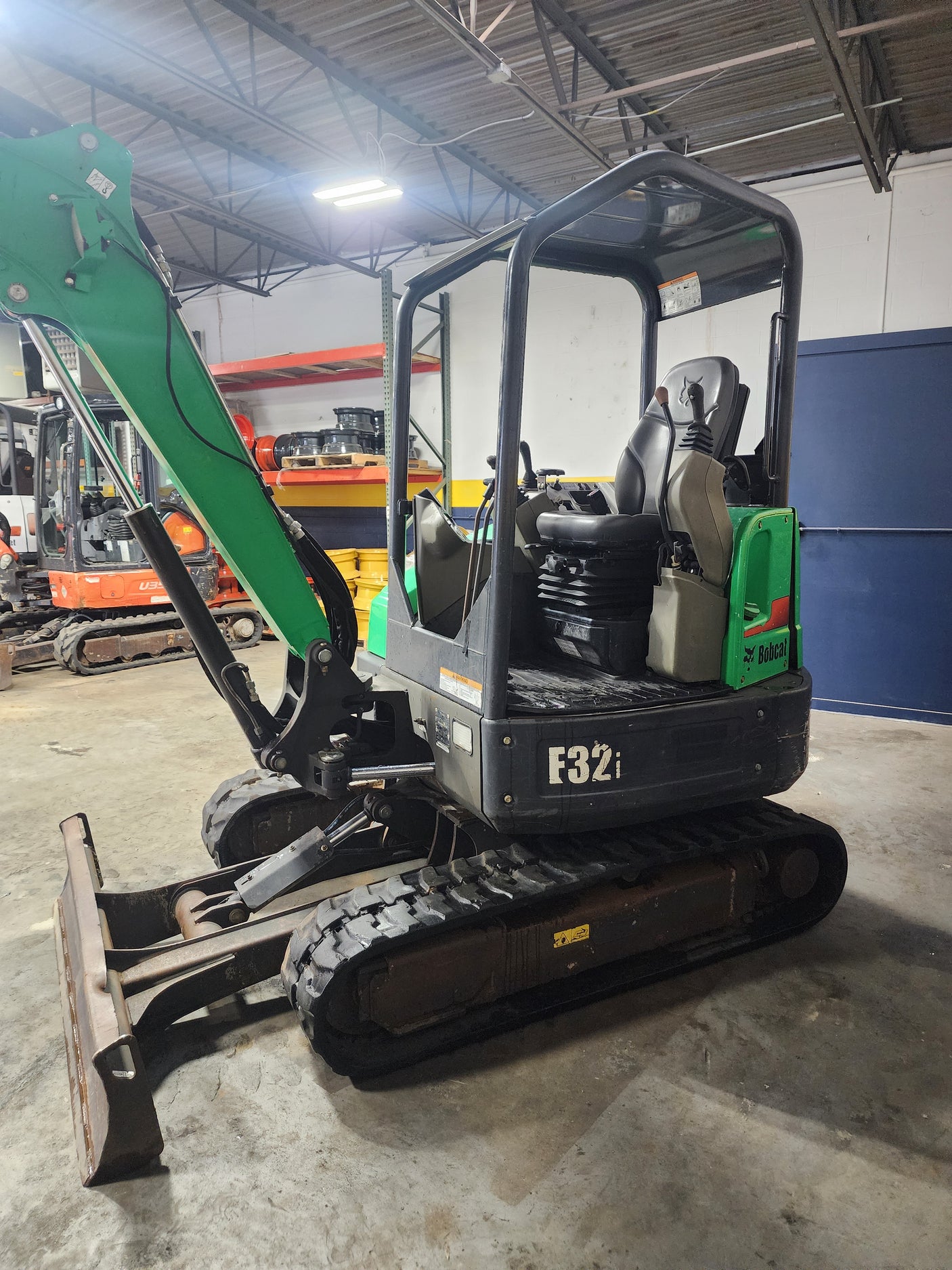 2017 Bobcat E32i